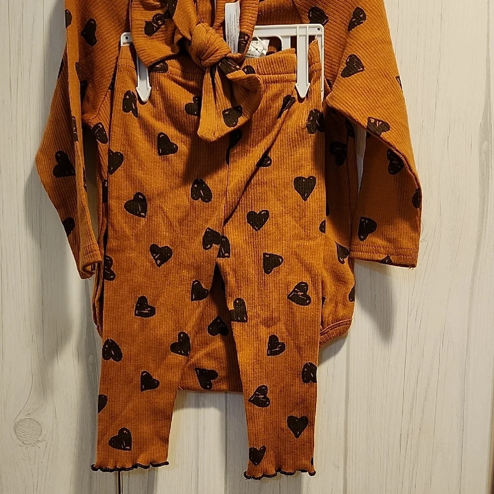 Emily and Oliver Baby Outfit with Headband - Picture 5 of 7